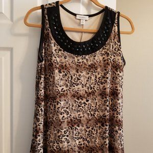 Woman's 2 piece sleeveless skirt set